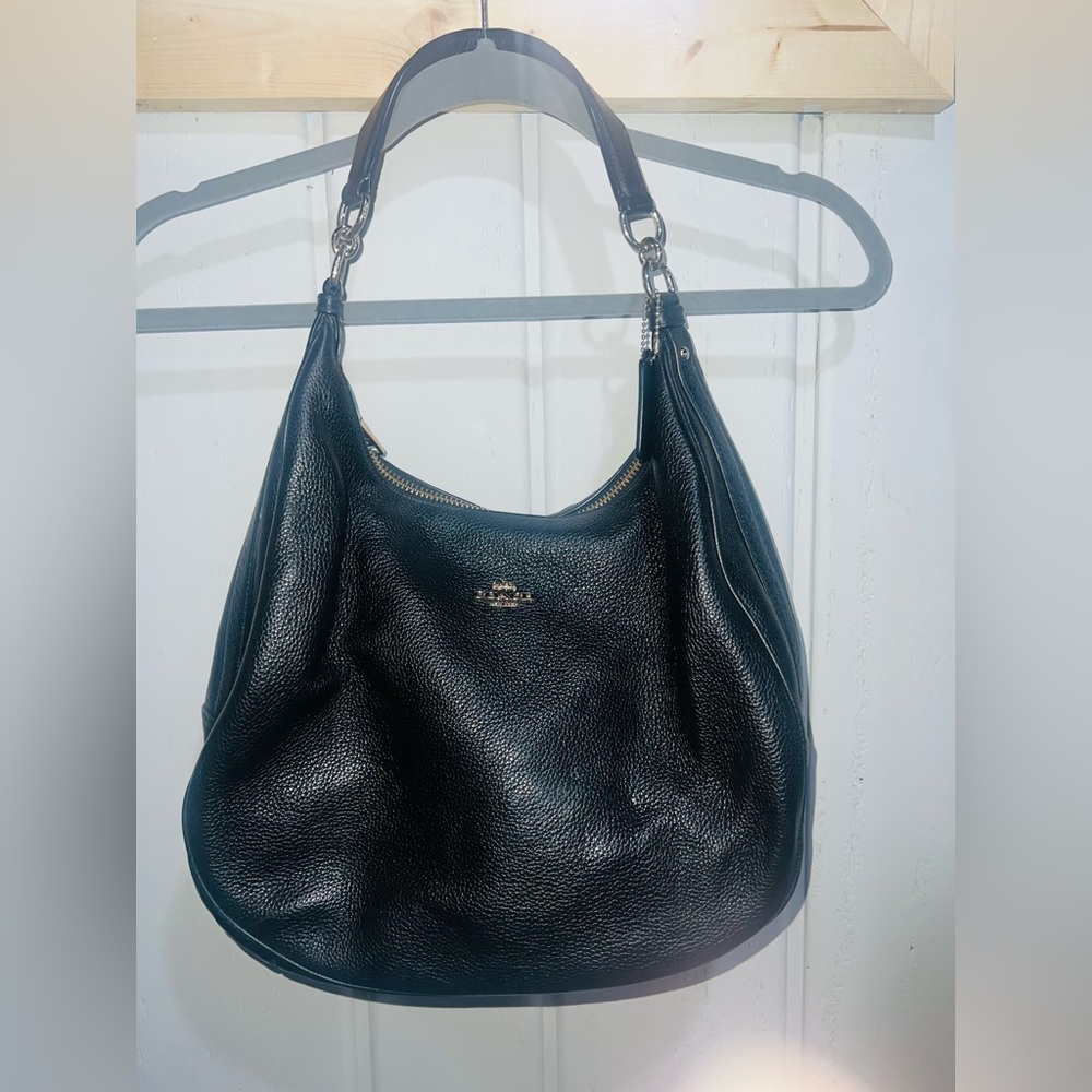 Coach Harley Hobo bag, black pebbled leather EUC - Picture 2 of 7